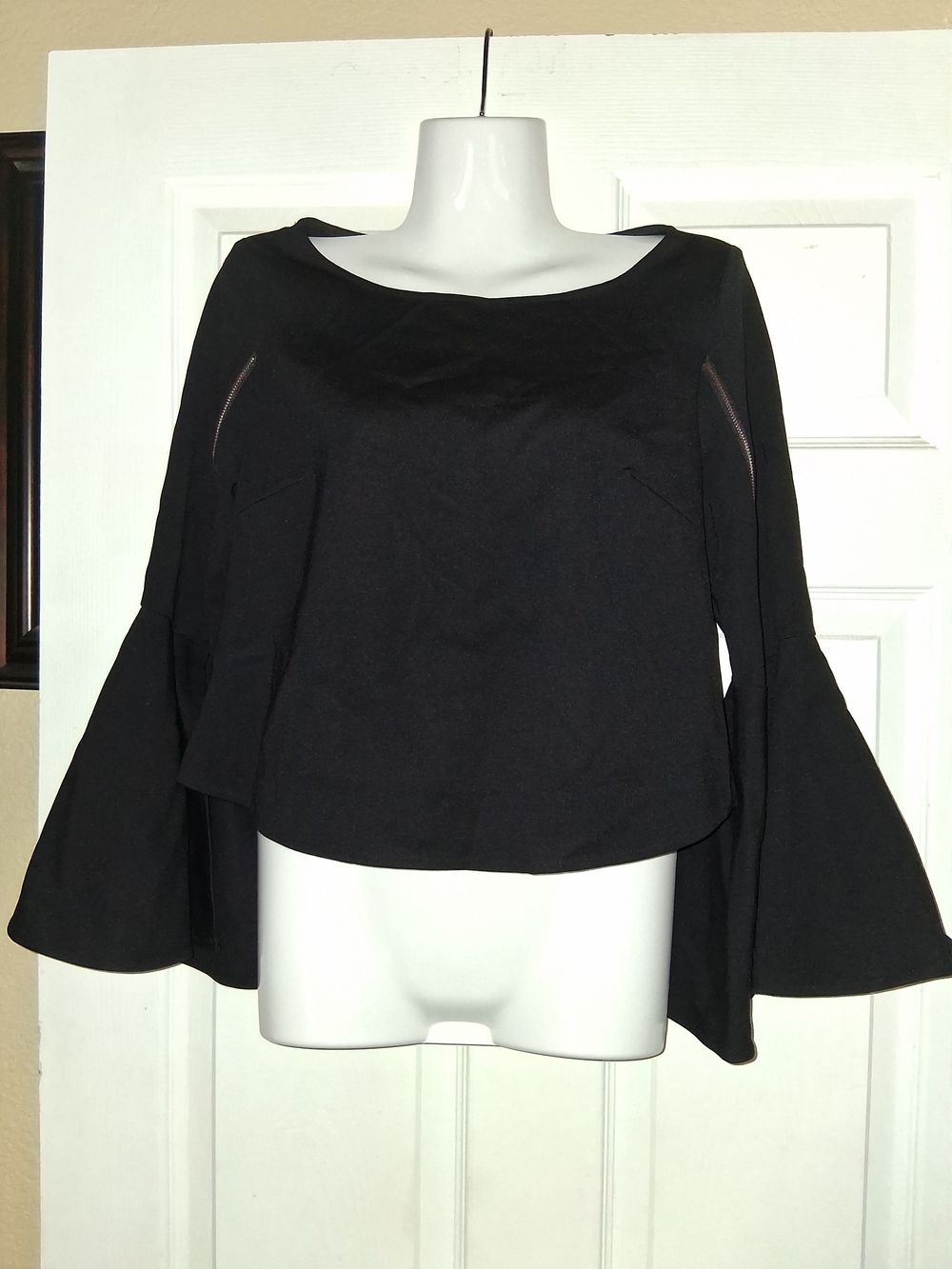 Why Dress Women’s Black Bell Sleeve Crewneck Top